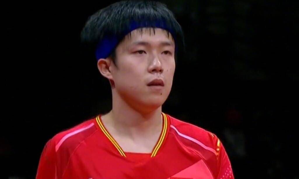 美女张腿男人桶